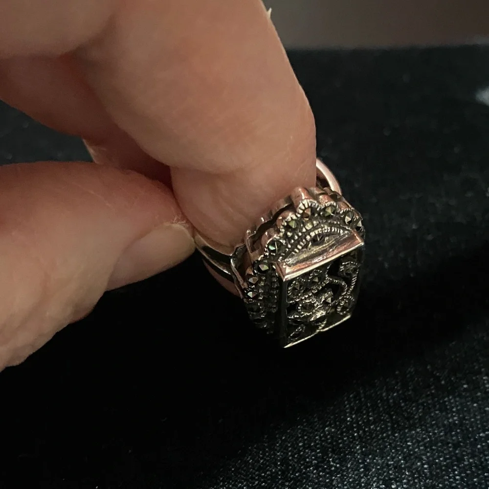 Vintage 925 MR sterling silver onyx gemstone marcasite Floral Ring